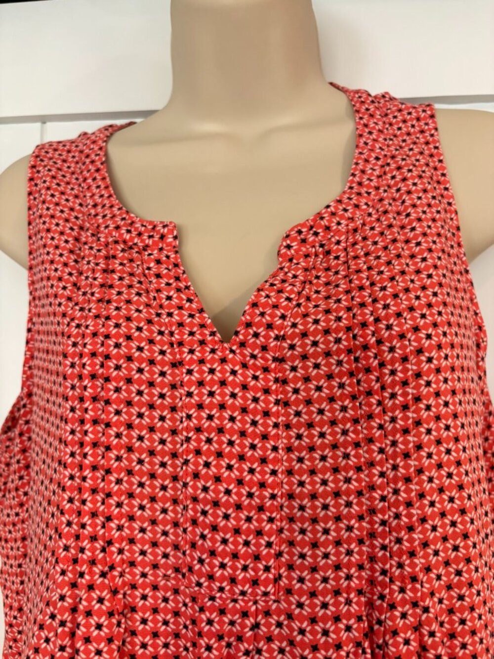Croft & Barrow Red, white & blue sleeveless geometric top, Front Pleats, Size M - Picture 3 of 5
